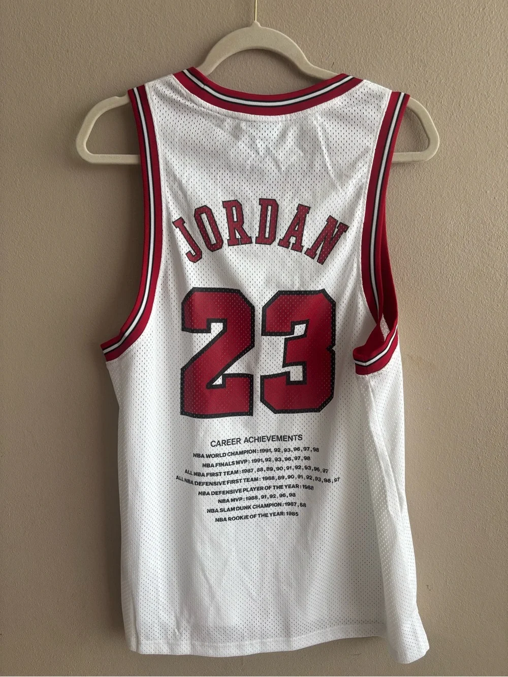 Jordan 23 Men Summer Basketball Jersey White & Red Mesh Tank HF9375-100 Medium